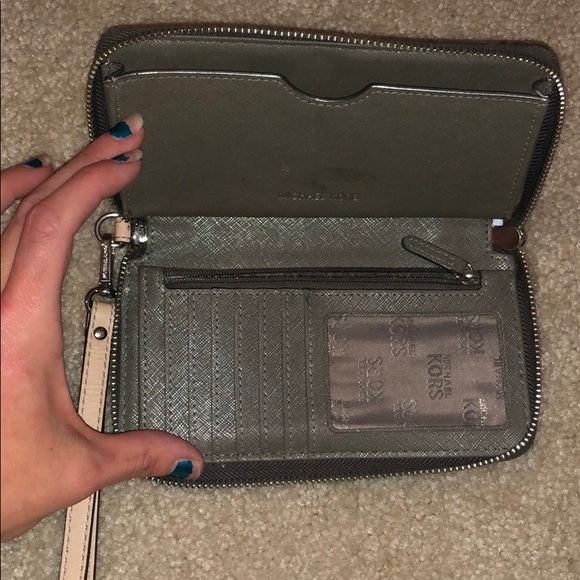 DO NOT PURCHASE NOT FOR SALE MK purse & wallet - Picture 8 of 8